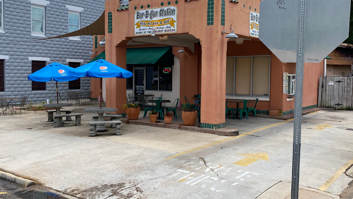 Bar-B-Que Station